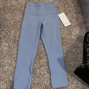 NWT light blue wunder train crop 21